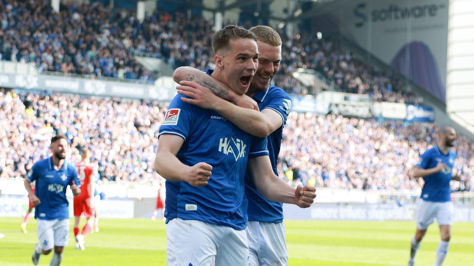 Niklas Schmidt und Kai Klefisch jubeln | IMAGO / HMB-Media