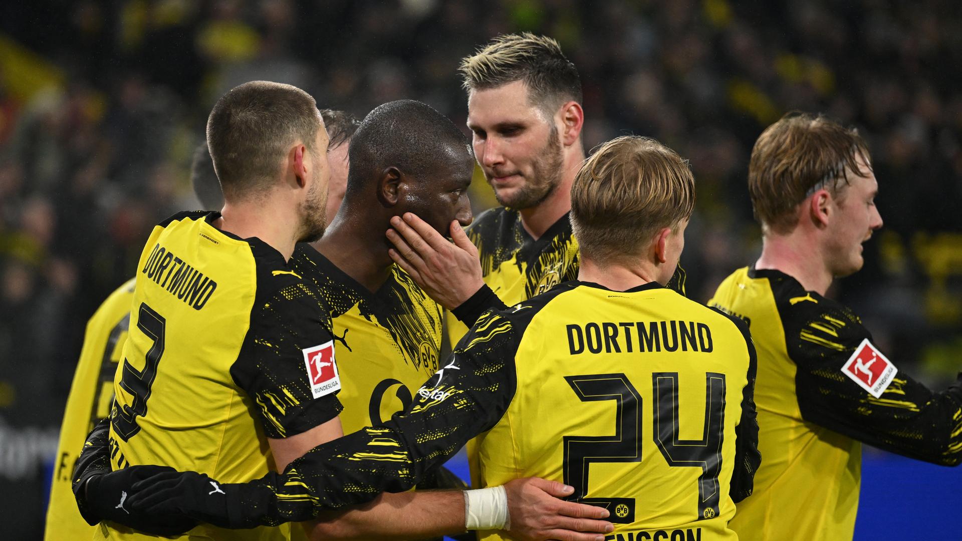 Image related to Deutlicher Sieg gegen Mainz : Borussia Dortmund bleibt dem FC Bayern dicht auf den Fersen