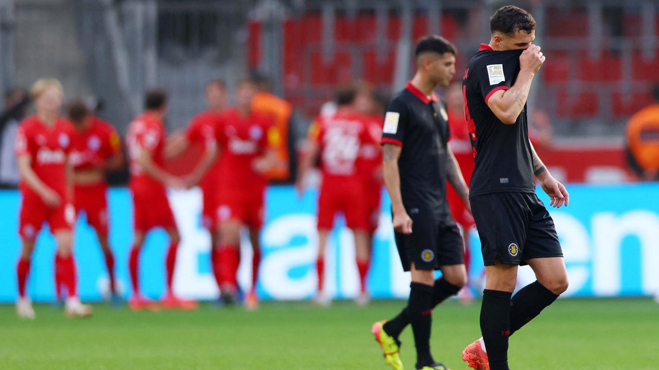 Leverkusens Granit Xhaka reagiert enttäuscht nach einem Kieler Gegentor | REUTERS