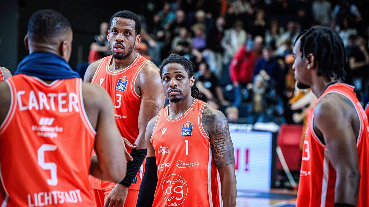 Schwache Schlussphase bringt Jena gegen Braunschweig um den Sieg