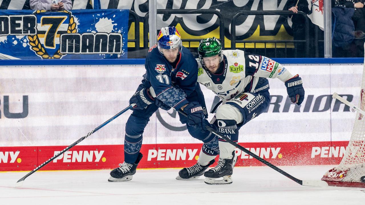 DEL：EHCミュンヘン、シュトラウビングとのダービー勝利を祝う