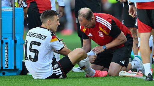 Nico Schlotterbeck wird behandelt