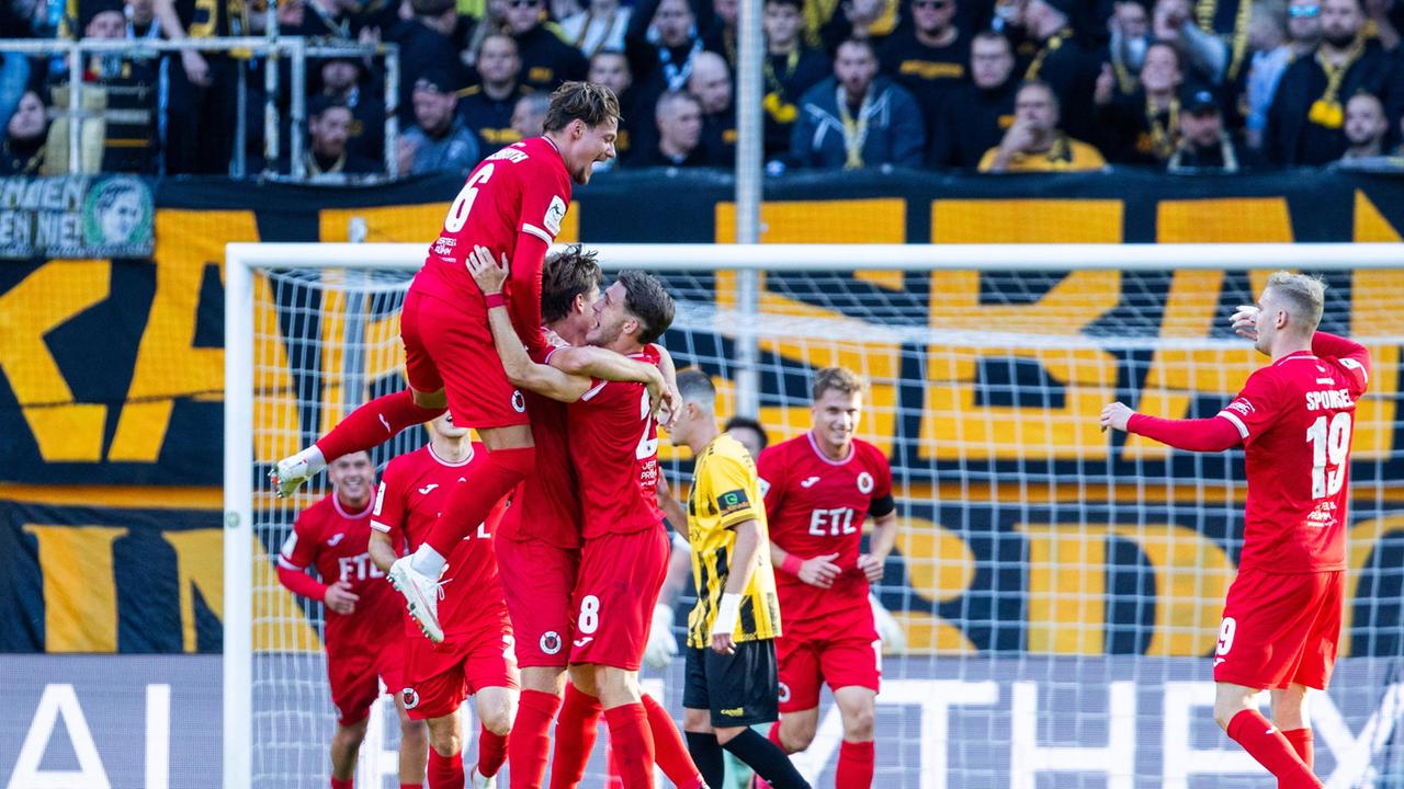 City lässt sich von nichts beeindrucken — photo: Sportschau Fußball