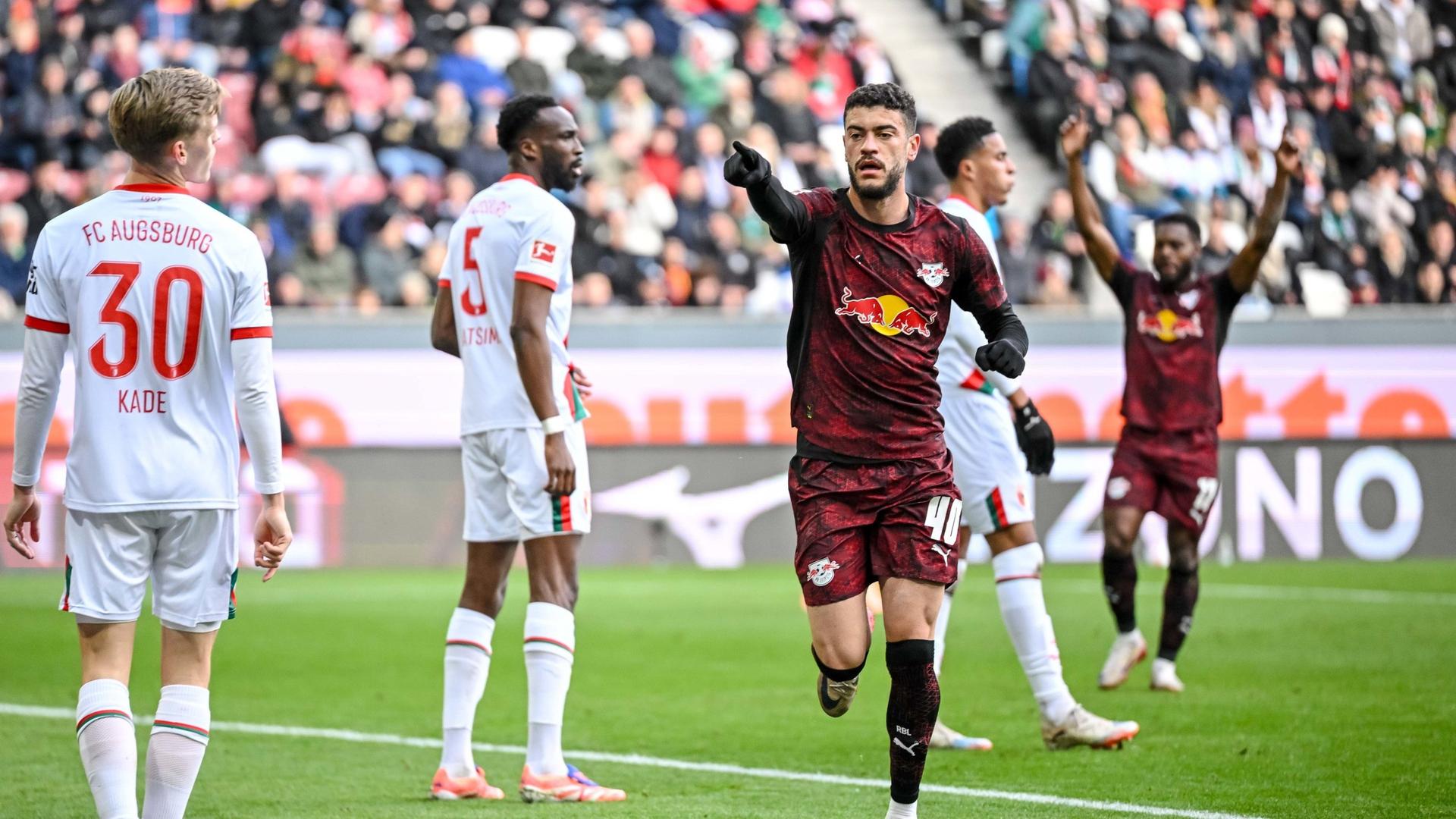 Leipzigs Romulo bejubelt seinen Treffer gegen den FC Augsburg | dpa