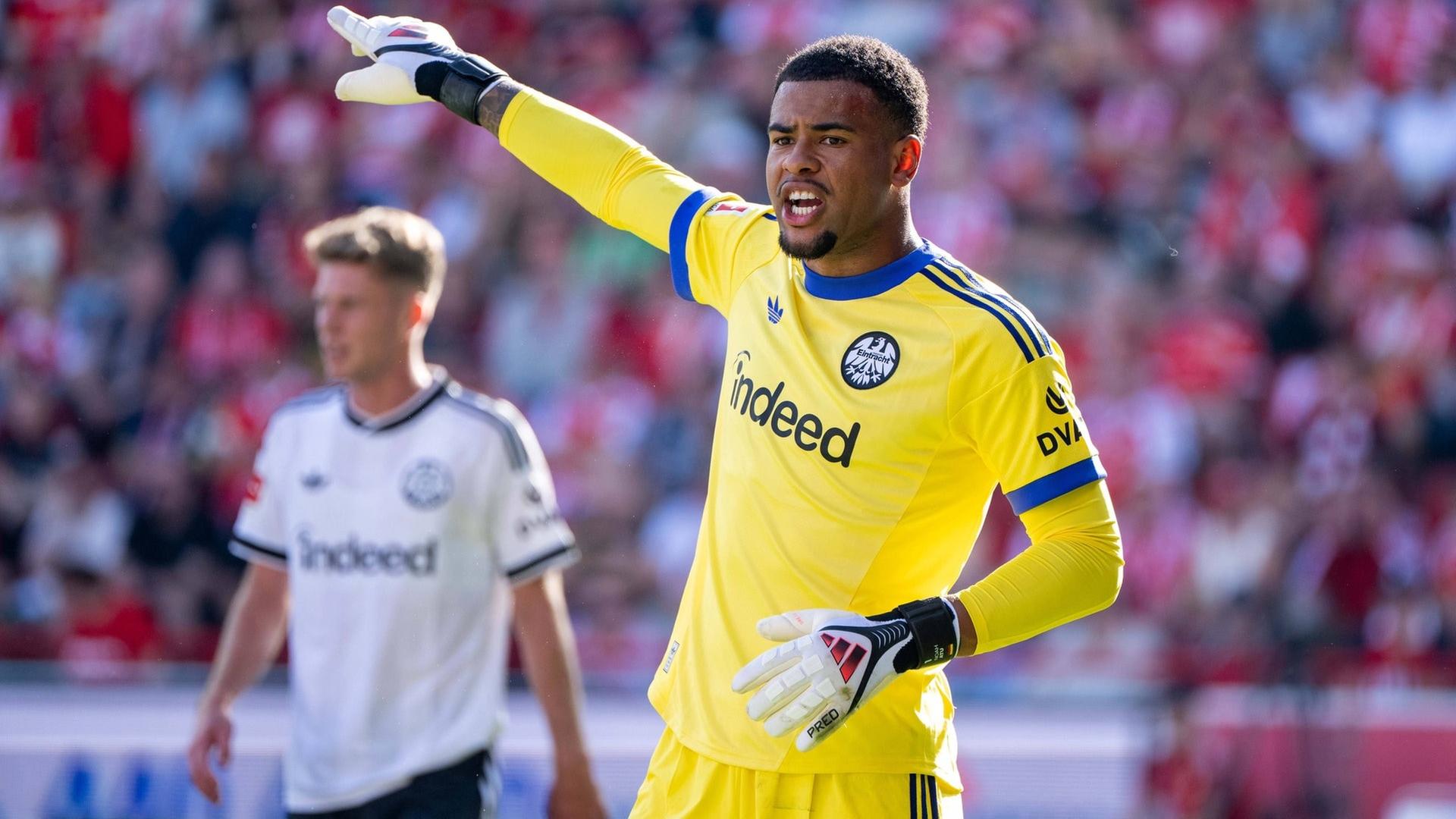 Eintracht-Keeper Noah Atubolu | IMAGO, Matthias Koch