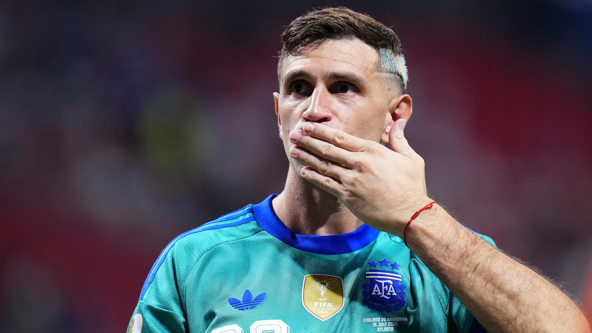 WM-News: Argentinien-Torwart Martínez: Hand schmerzt jeden Tag
