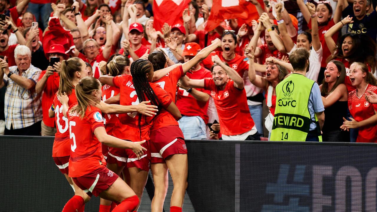 スイスはフィンランドに対して震え、女子欧州選手権の準々決勝に震えます