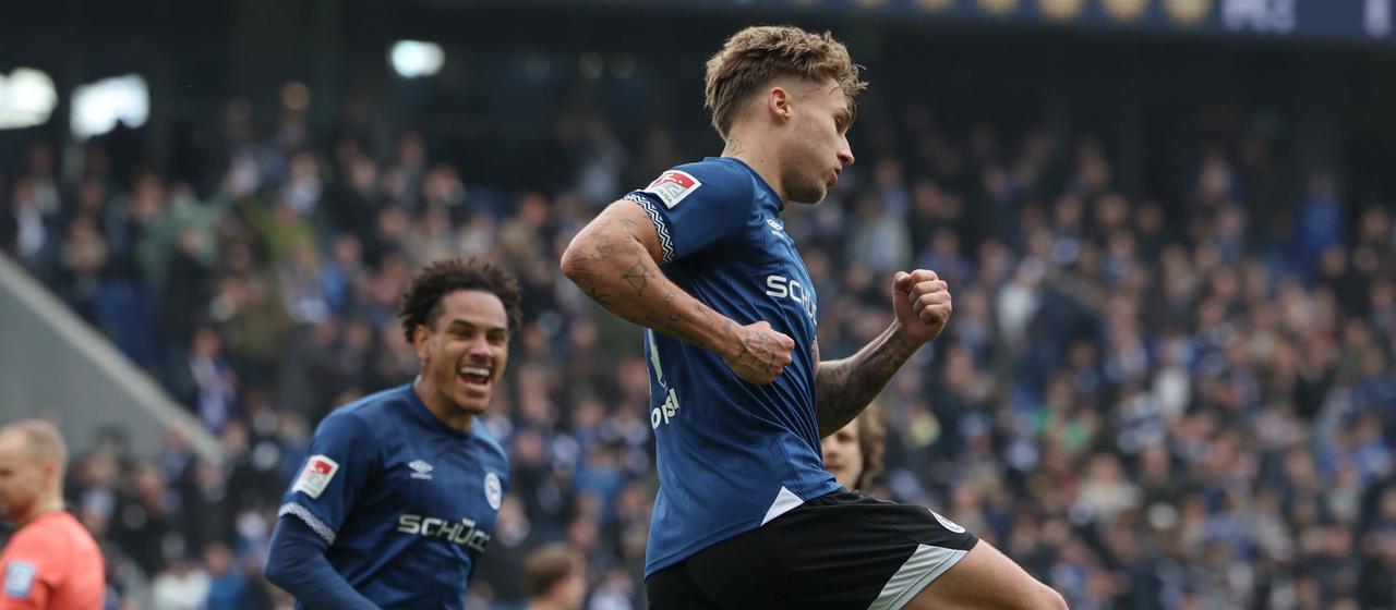 Torschütze Joel Grodowski jubelt