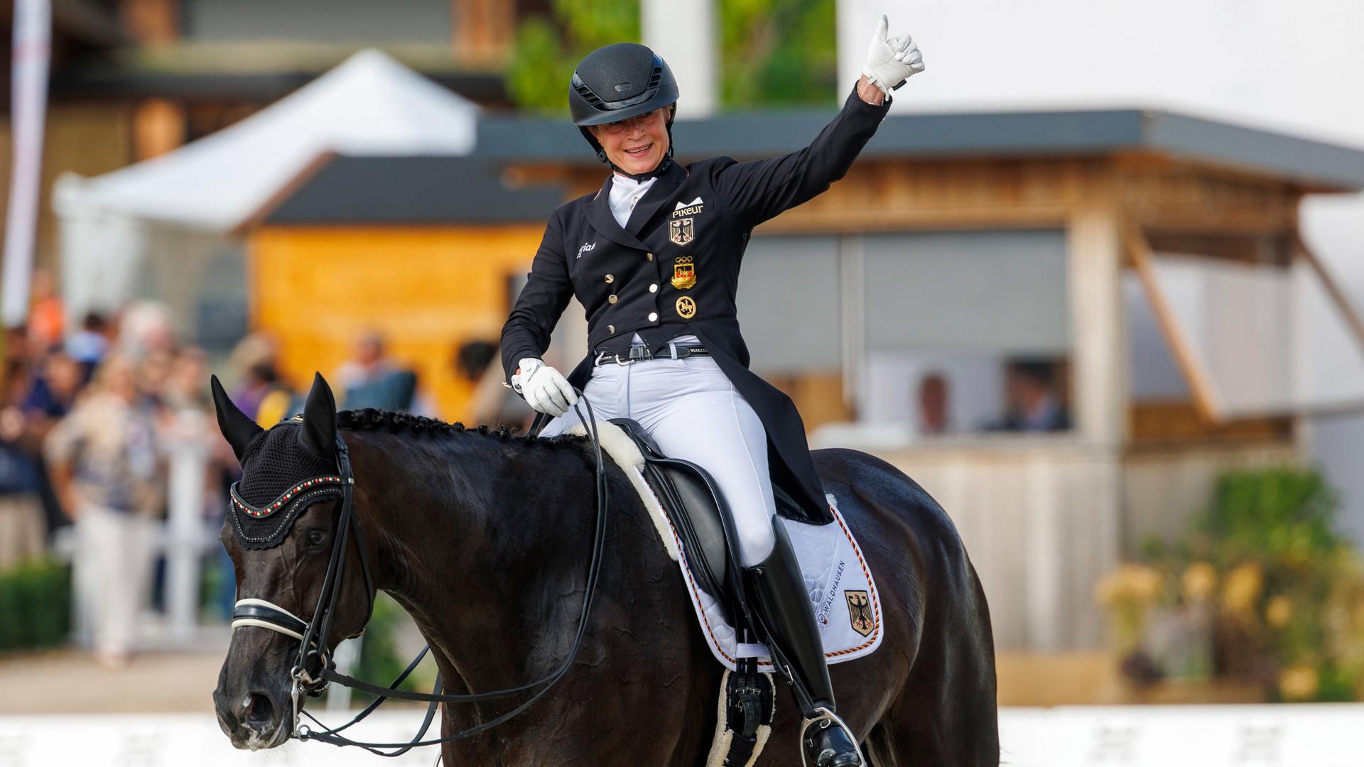 Isabell Werth auf ihrem Pferd Wendy de Fontaine | dpa