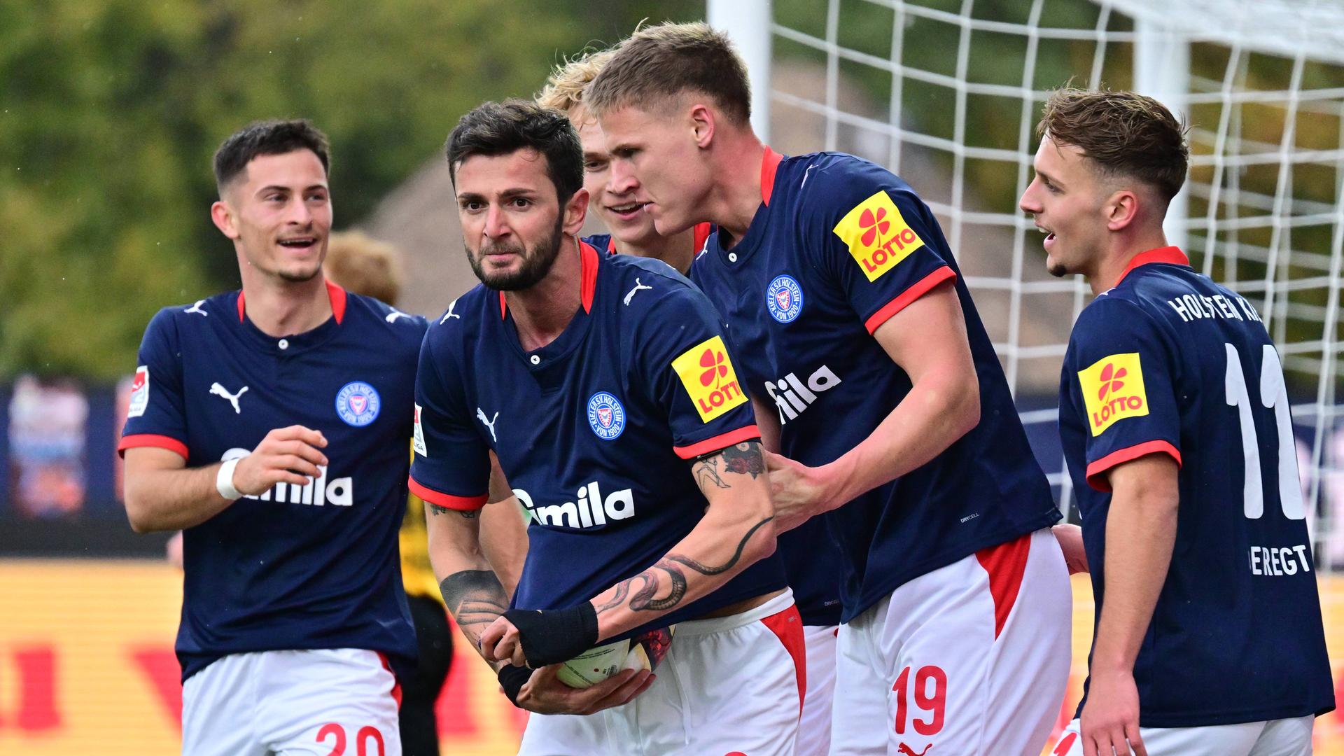 Kiel schlägt Dresden und klettert nach oben