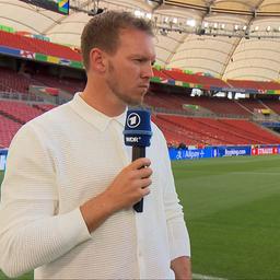 Interview mit Julian Nagelsmann (l.) und Lea Wagner