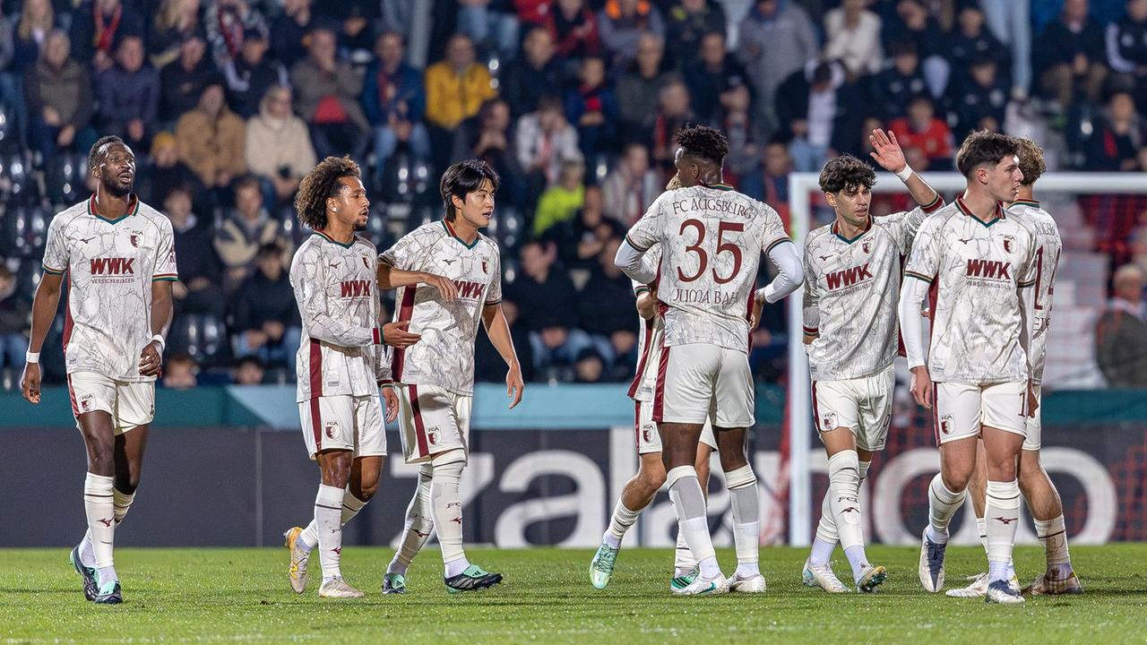 Augsburg zittert sich ins Pokal-Achtelfinale — photo: Sportschau Fußball