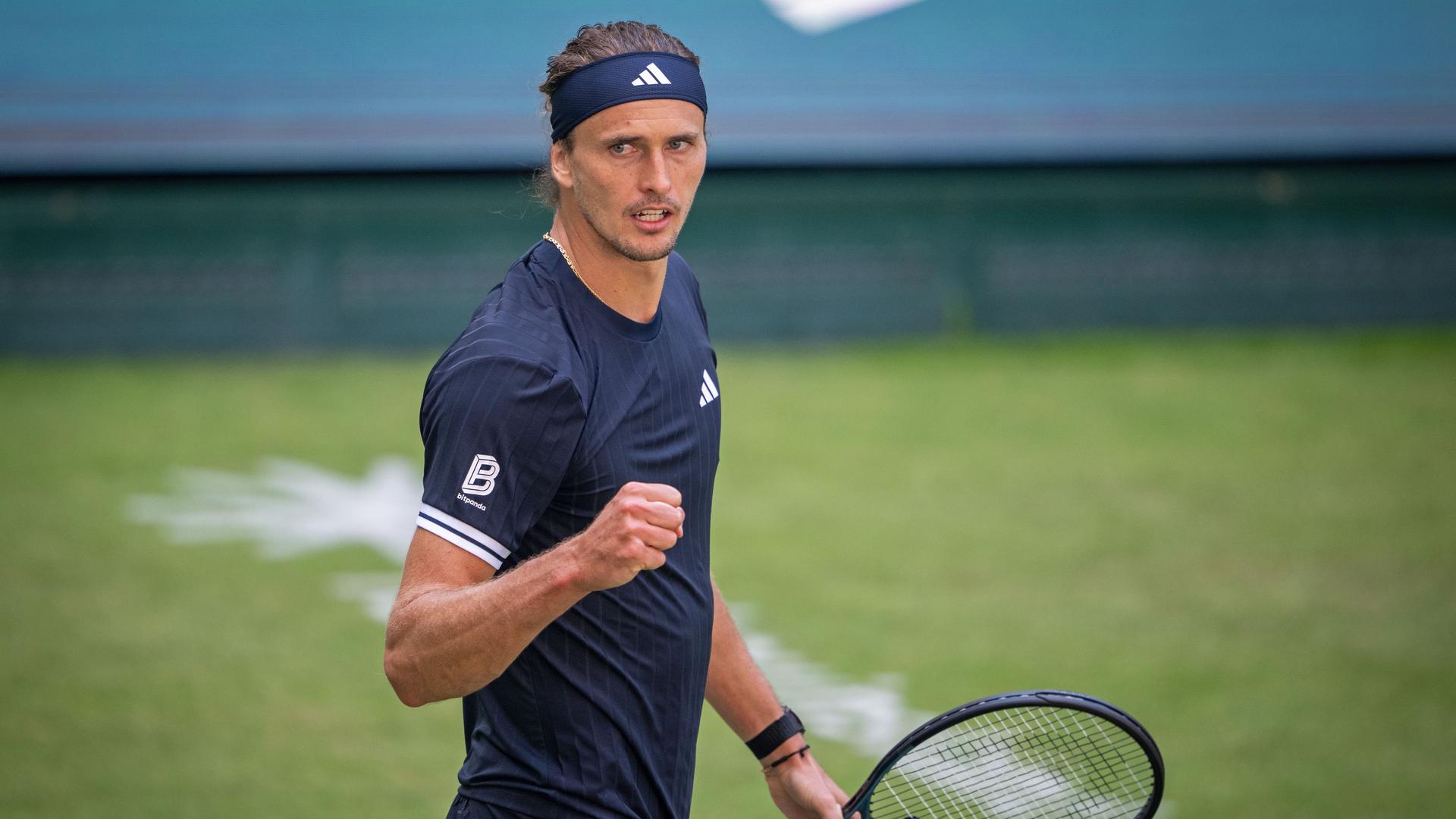 Zverev beim Tennis-Turnier in Halle mit Mühe weiter