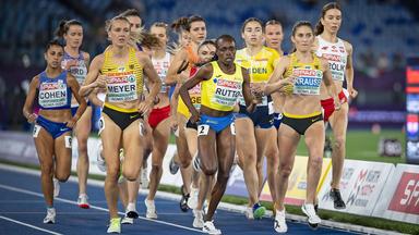 Die deutsche Hindernisläuferinnen Gesa Krause (r.) und Lea Meyer (v.l.) bei der Leichtathletik-EM in Rom.