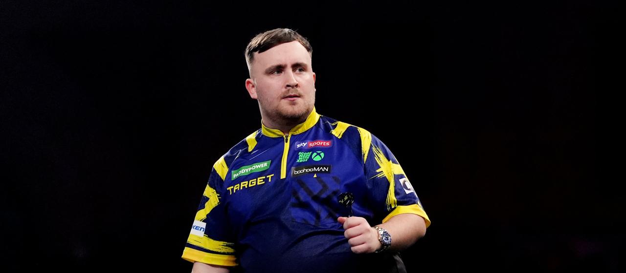 Der Engländer Luke Littler bejubelt seinen Leg-Gewinn