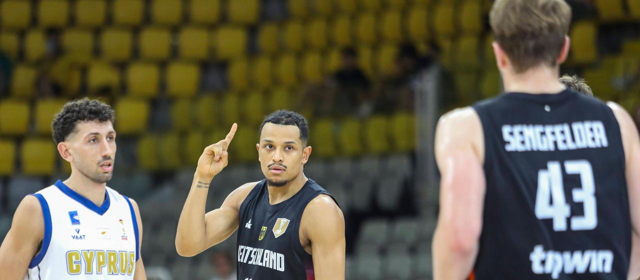 Basketball-Nationalspieler Nelson Weidemann beim WM-Qualifikationsspiel auf Zypern