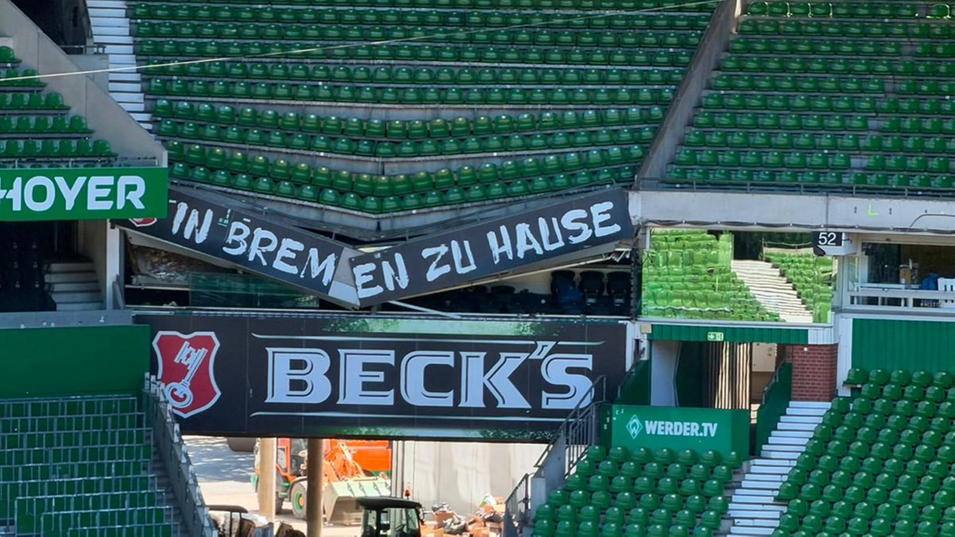 Ein Teil der Tribüne des Weserstadion ist zu sehen. Im oberen Bereich der Tribüne ist ein Block abgesackt. Die ersten vier Reihen sind betroffen.  | privat