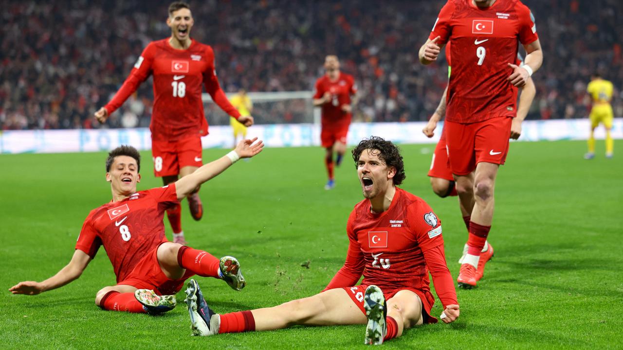 Dank Kadioglu kann die Türkei auf die WM hoffen