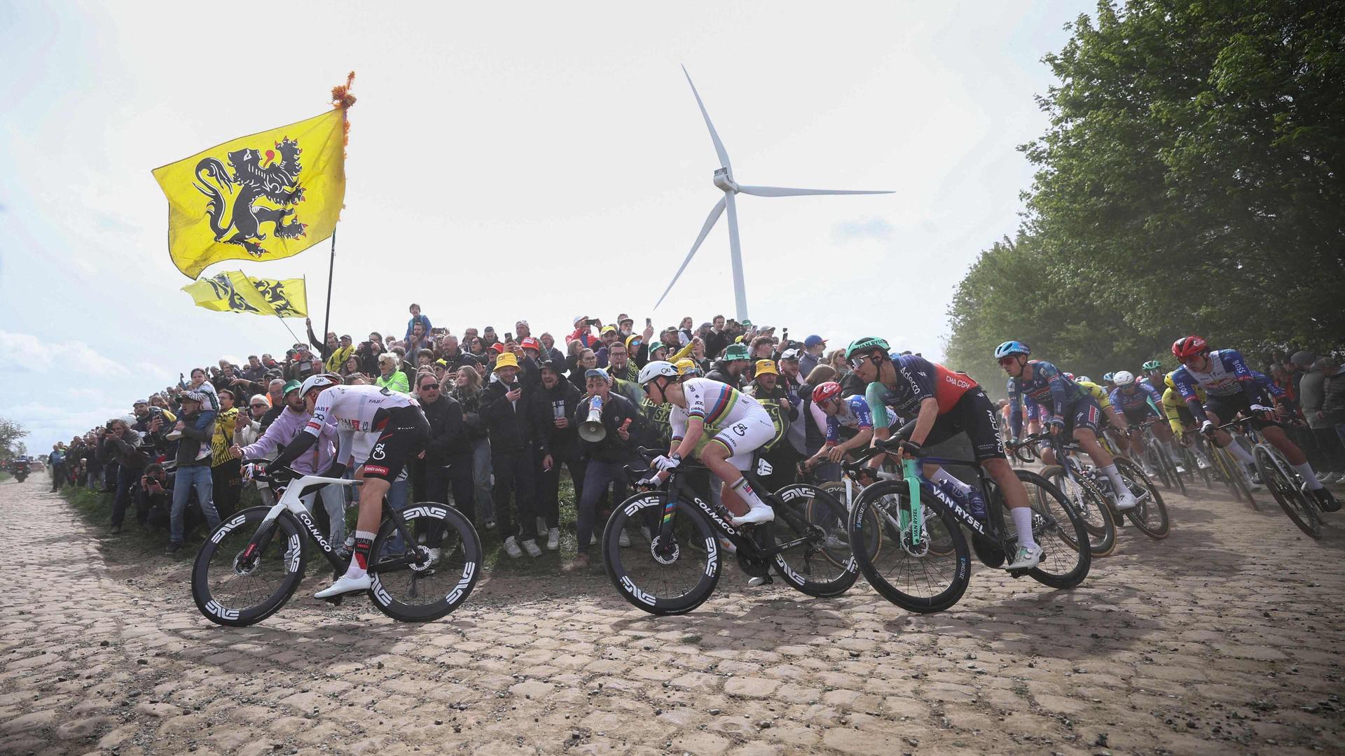 Jetzt live - Pogacar jagt den Triumph beim Kopfsteinpflaster-Klassiker