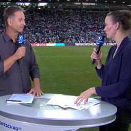 Der Sportmoderator Claus Lufen und Sportschau-Expertin Almuth Schult im Einsatz