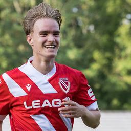 lukas-michelbrink-energie-cottbus | IMAGO / Fotostand Lukas Michelbrink im Trikot des FC Energie Cottbus (Quelle: IMAGO / Fotostand)