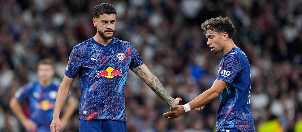 Romulo klatscht mit Neil El Aynaoui ab
