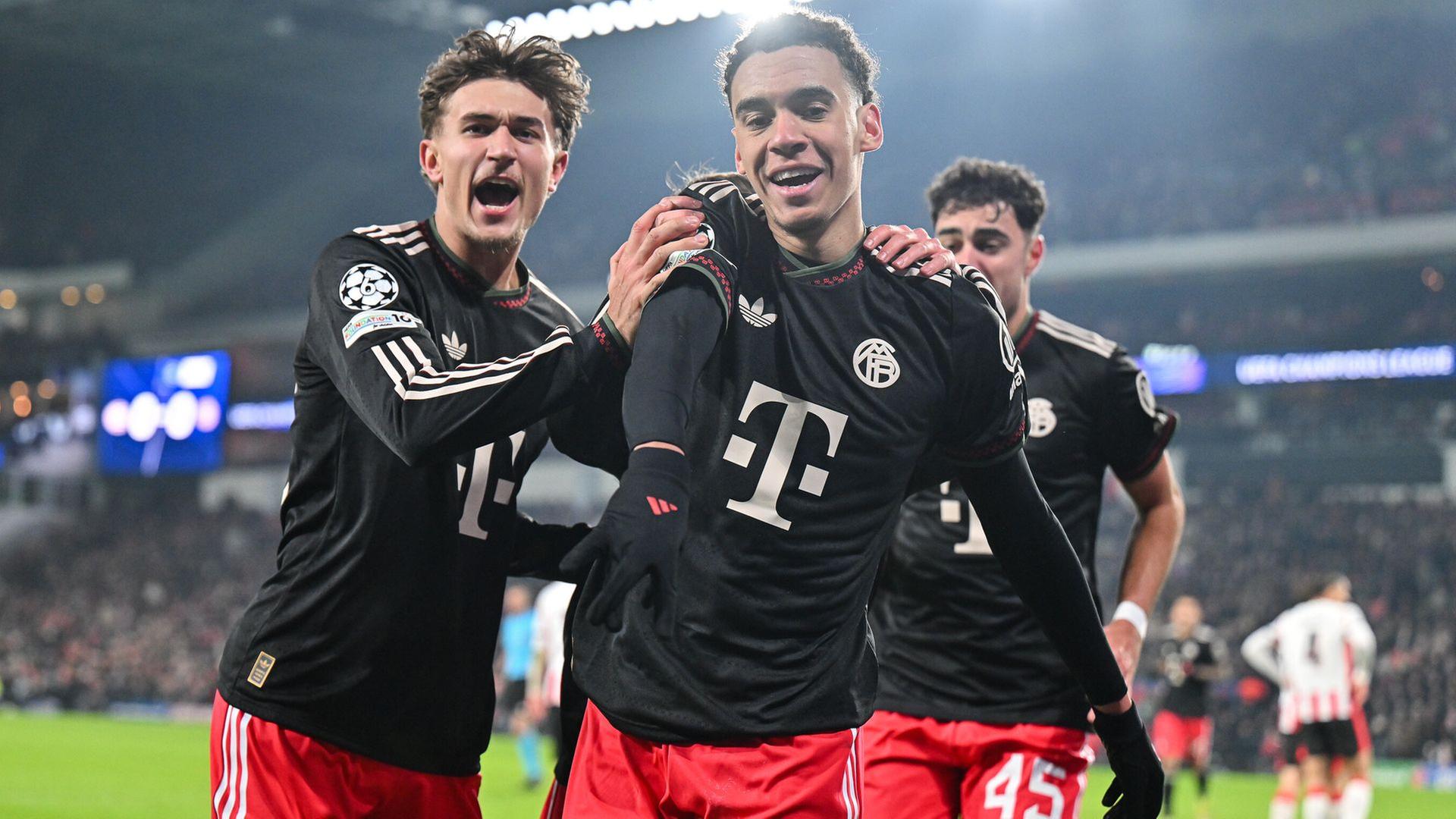 Sieg bei PSV Eindhoven: FC Bayern hält Platz zwei