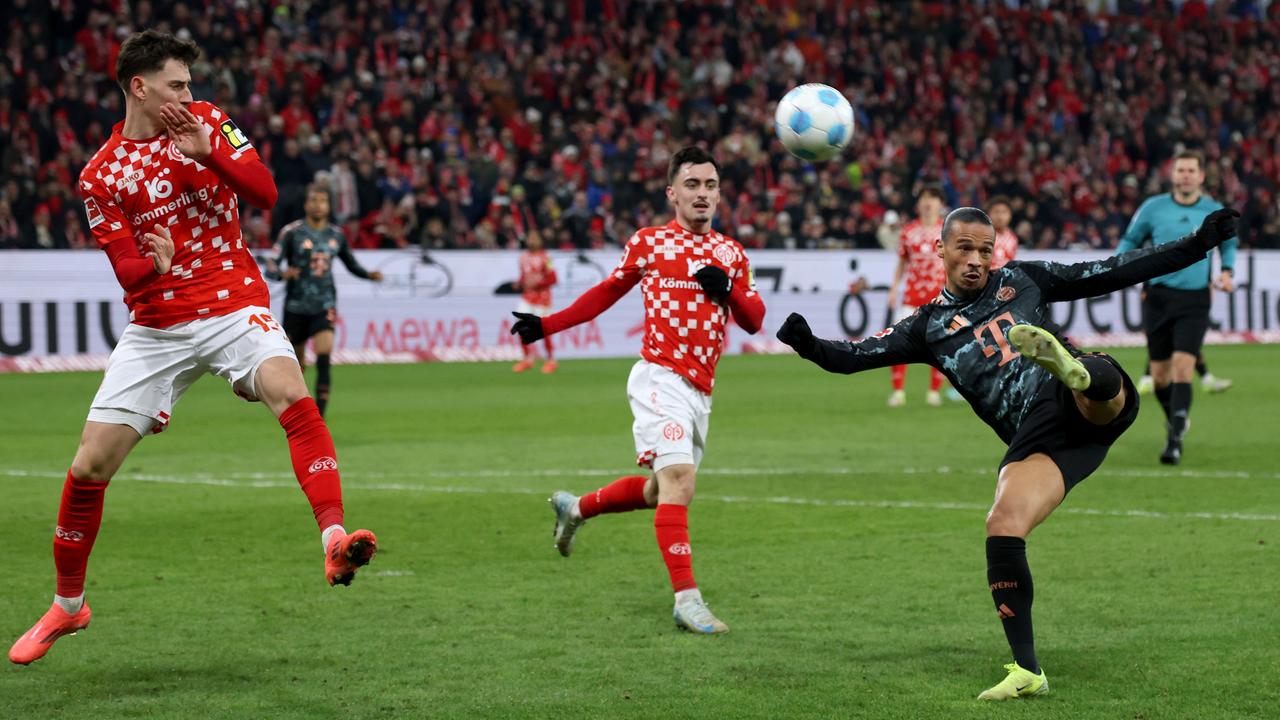 Leroy Sane schießt auf das Tor vom FSV Mainz 05 | Alex Grimm/Getty Images