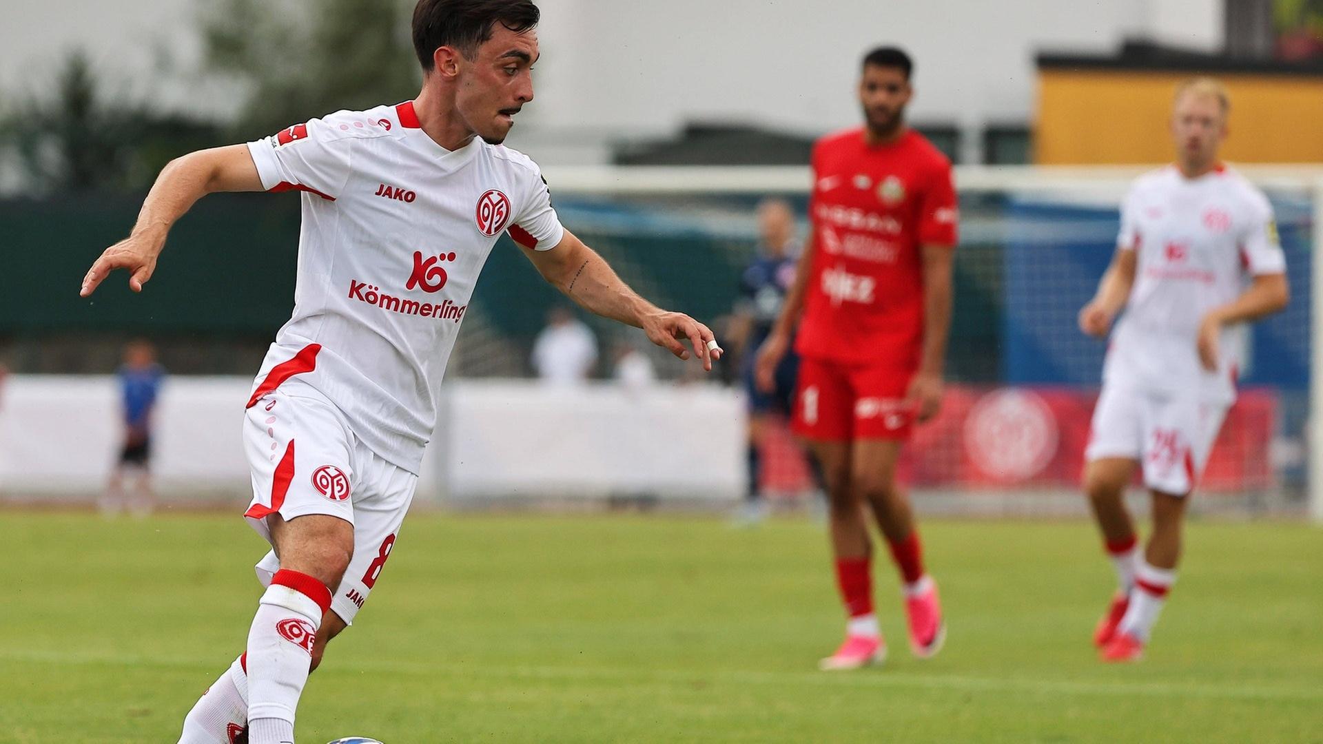 Paul Nebel vom 1. FSV Mainz 05 im Testspiel gegen al-Ahli. | IMAGO, IMAGO / GEPA pictures