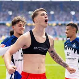 Luka Vuskovic jubelt über seinen Treffer für den HSV