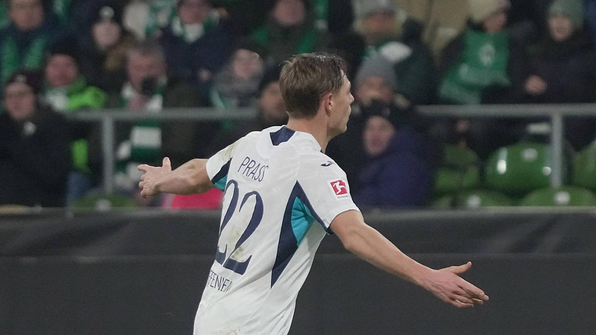  Alexander Prass bejubelt sein Traumtor gegen Bremen | Imago