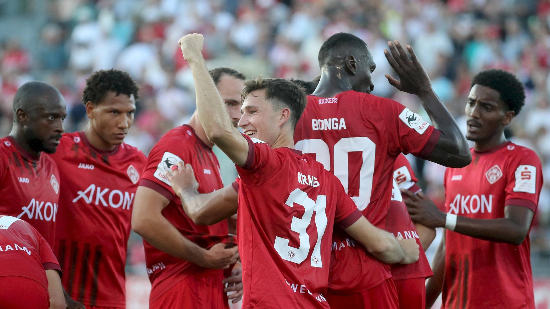 Jetzt live: Würzburg gegen Wiesbaden vorne