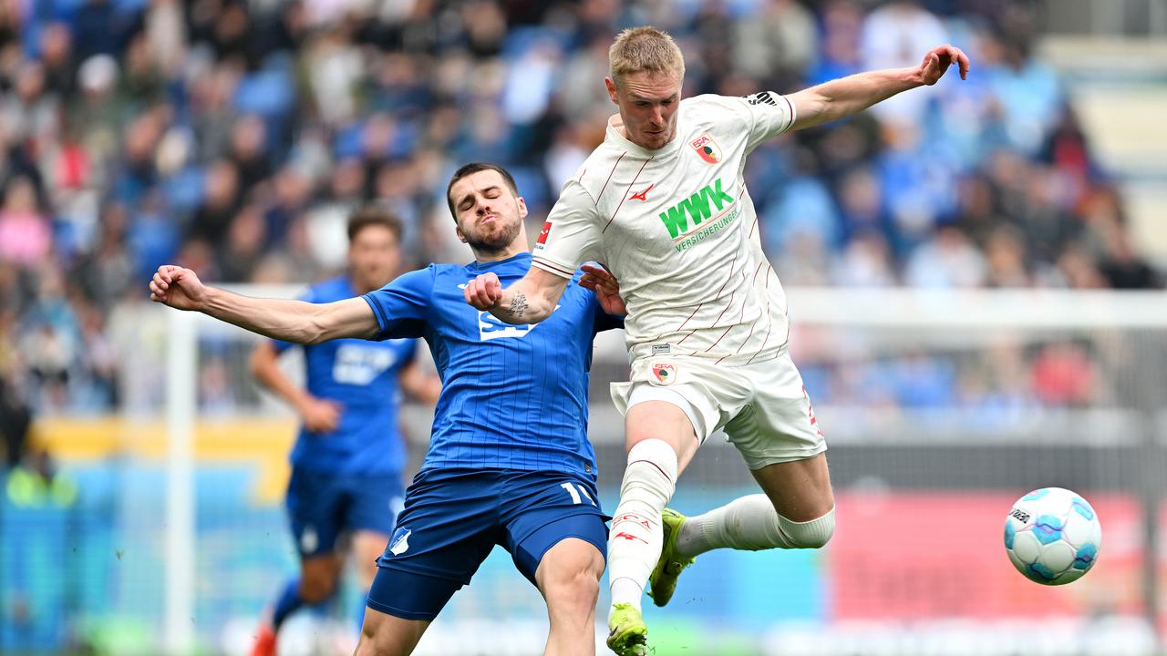 Fredrik Jensen und David Jurasek im Zweikampf | Getty Images/Christian Kaspar-Bartke