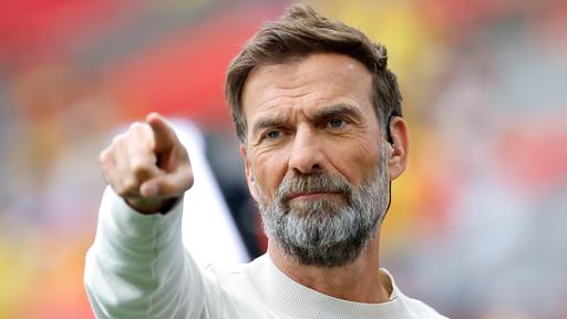 Bundestrainer Jürgen Klopp auf Spieler-Suche