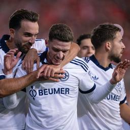 Verzichtet auf einen Jubel gegen den Ex-Verein - Schalkes Robin Gosens (m.)