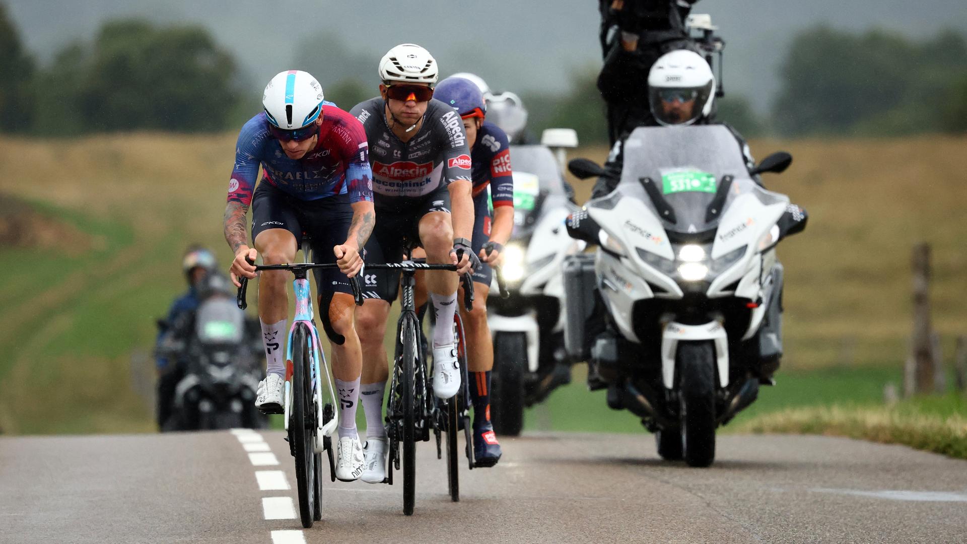 Die Tour de France im Windschatten der Motorräder