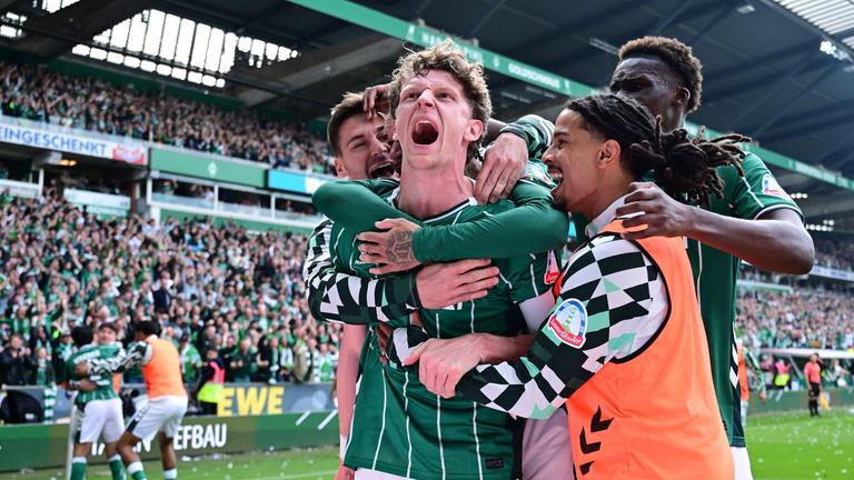 Bremen entscheidet Spektakel-Derby für sich