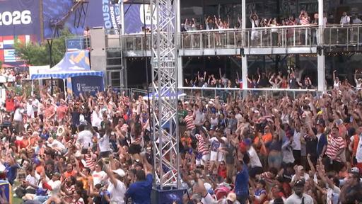 Fans der USA feiern das 1:0 gegen Australien