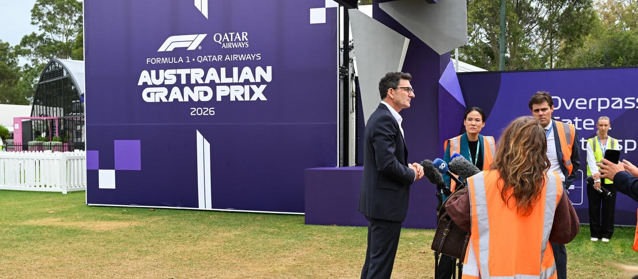 Travis Auld spricht vor dem Grand Prix in Australien im Interview