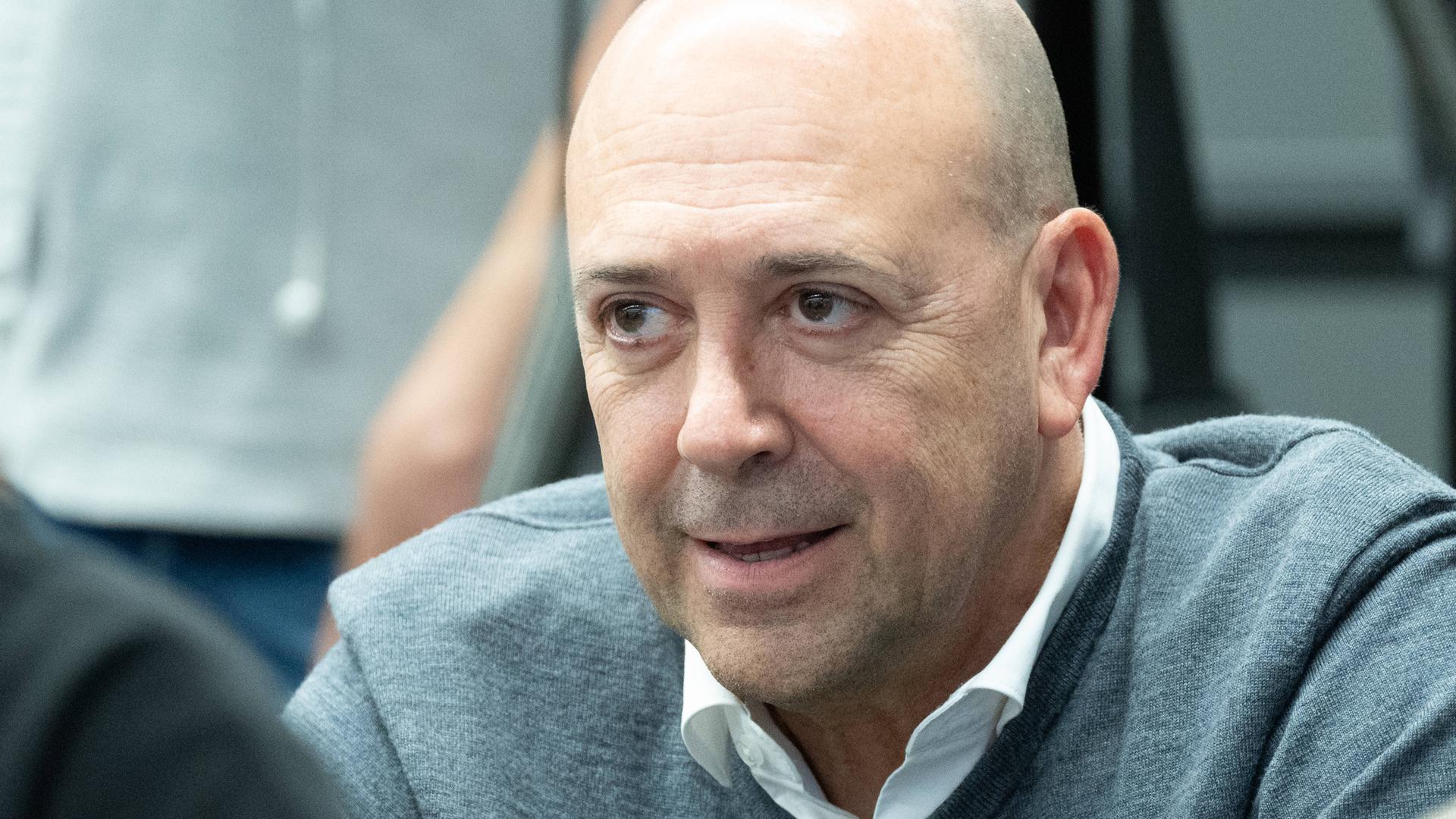 Bayer Leverkusens Geschäftsführer Fernando Carro | IMAGO/Sven Simon