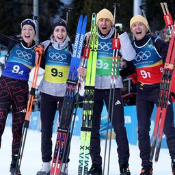 Das deutsche Team jubelt im Ziel
