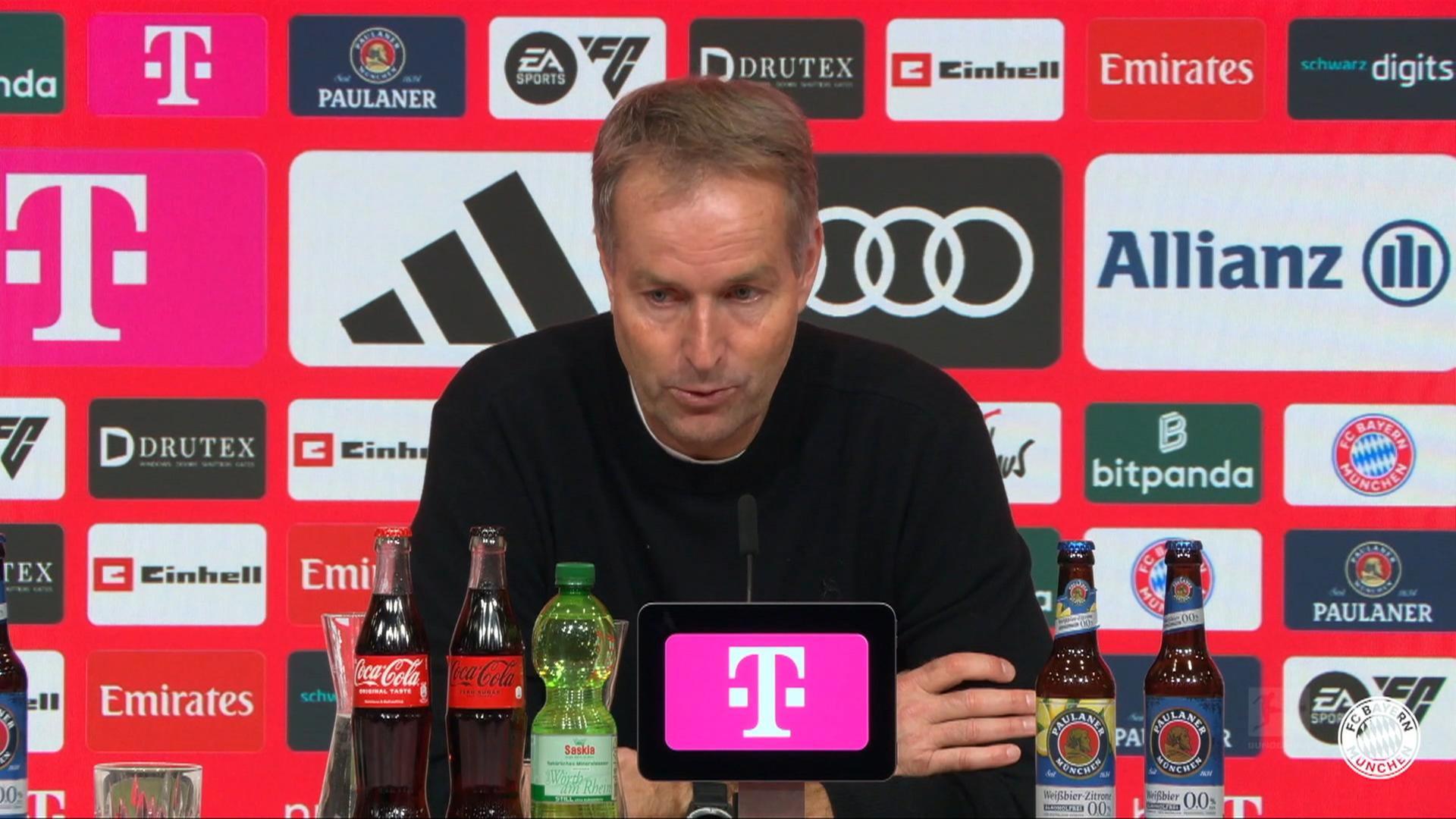 Leverkusens Trainer Kasper Hjulmand spricht auf der Pressekonferenz | sportschau.de