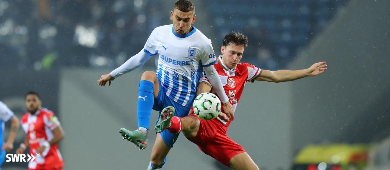 Oleksandr Romanchuk (CS Universitatea Craiova) und William Böving (1. FSV Mainz 05)