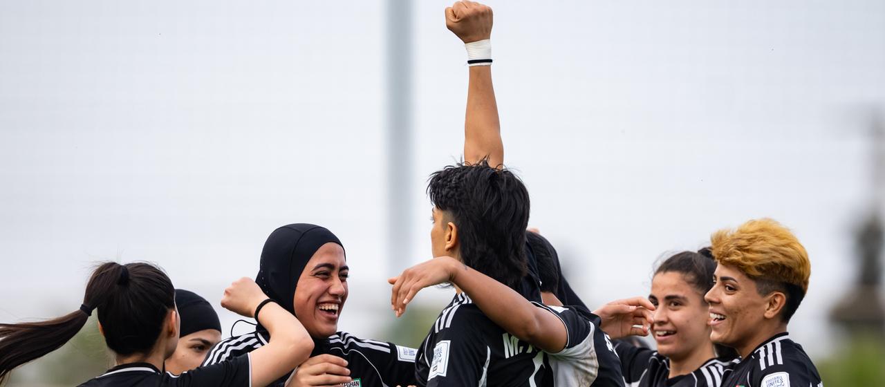 Freude und Erleichterung bei den afghanischen Fußballerinnen | Isabella Diaz/Fifa Freude und Erleichterung bei den afghanischen Fußballerinnen