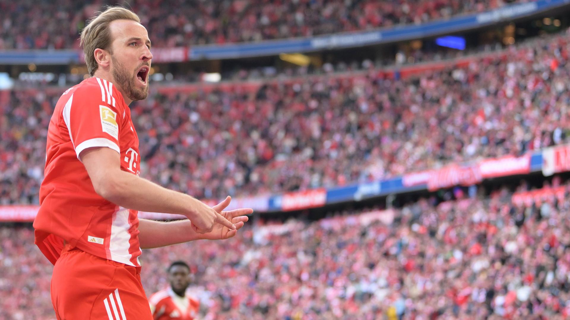 Bayerns Harry Kane jubelt nach seinem Tor zum 4:1 | AFP