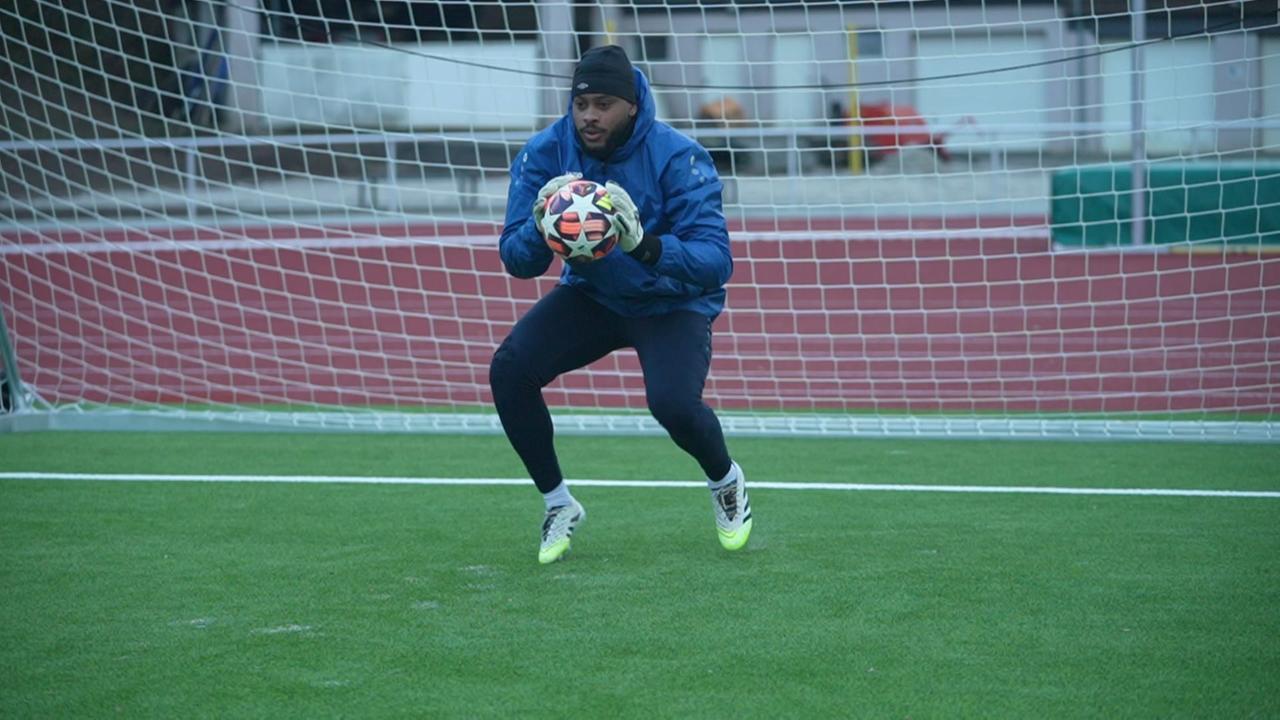 Oberliga-Torwart-Josu-Duverger-f-hrt-wohl-zur-WM