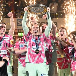 Die Füchse bejubeln den Sieg zur Handball-Meisterschaft (Quelle: dpa/Uli Deck).