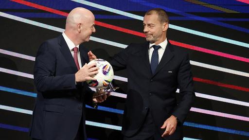 FIFA President Gianni Infantino (l.) und UEFA President Aleksander Ceferin (r.)
