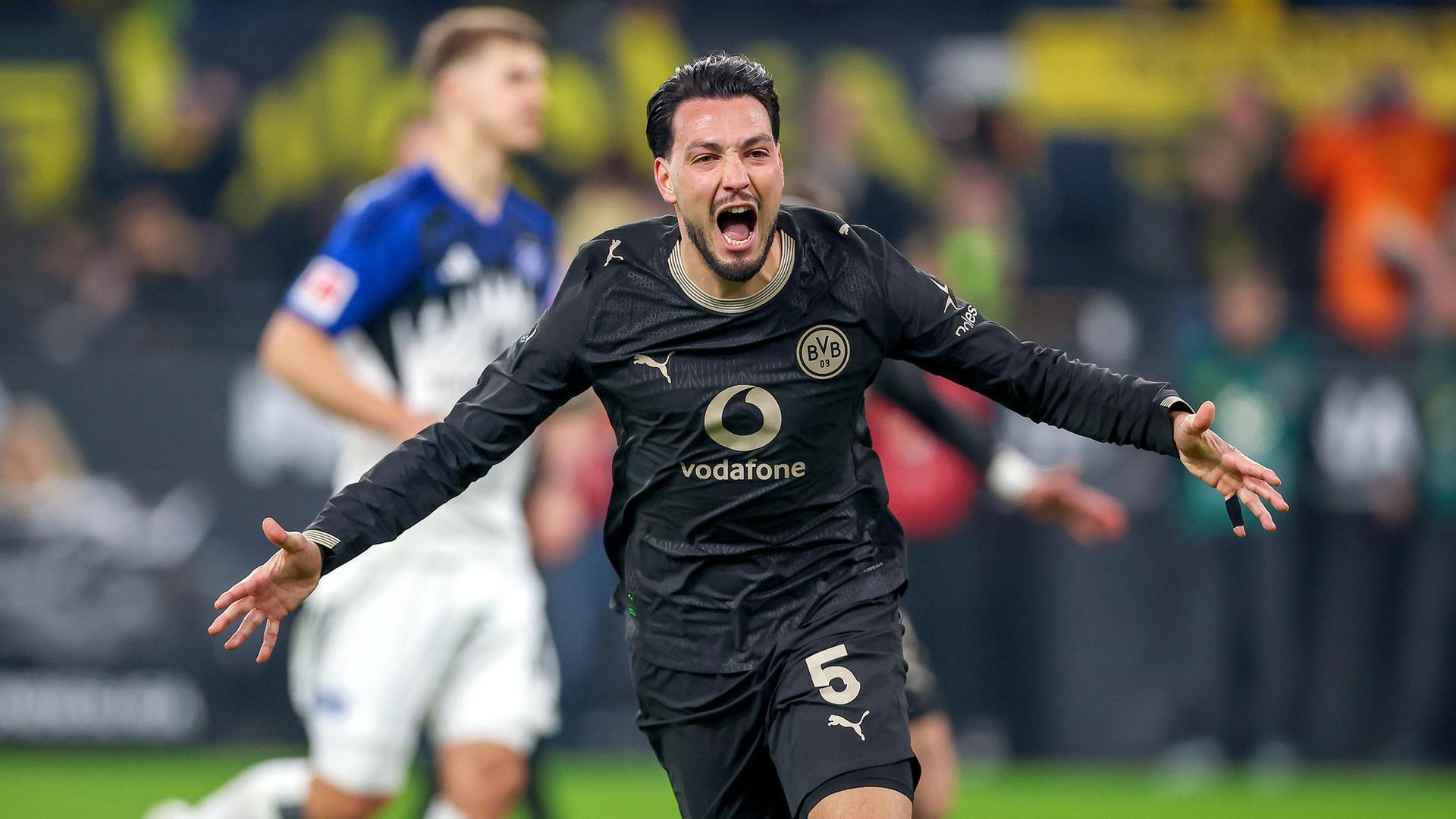 Ramy Bensebaini bejubelt seinen Treffer | IMAGO / Maximilian Koch