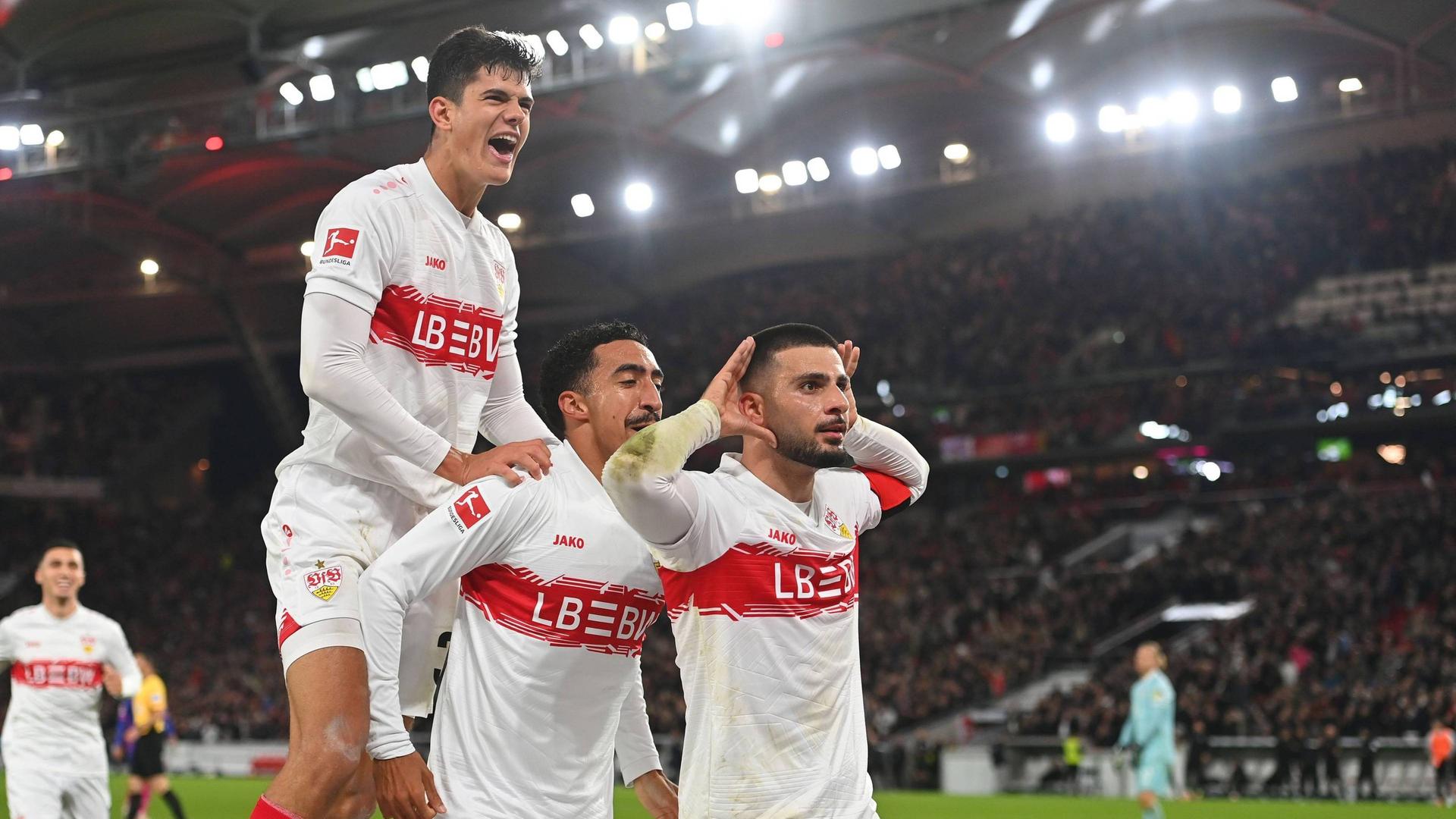 Deniz Undav und der VfB Stuttgart jubeln nach einem Tor gegen Mainz | IMAGO/Sven Simon
